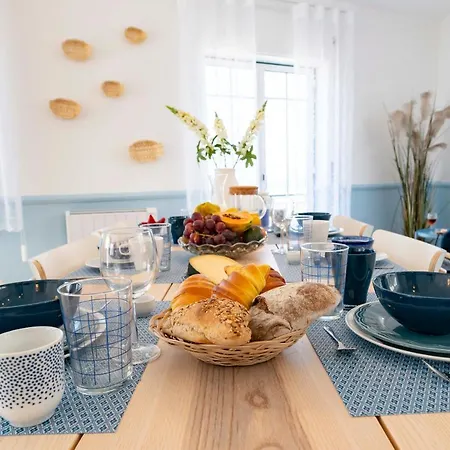 Donacamo Charming House